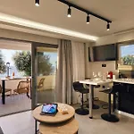 Callista Seafront Apartment *