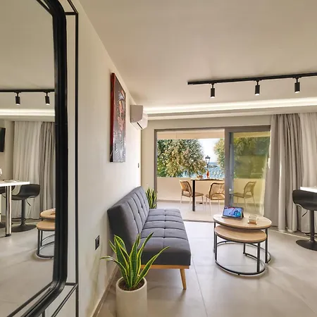 Callista Seafront Apartment